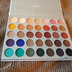 Jaclyn hill morphe palette